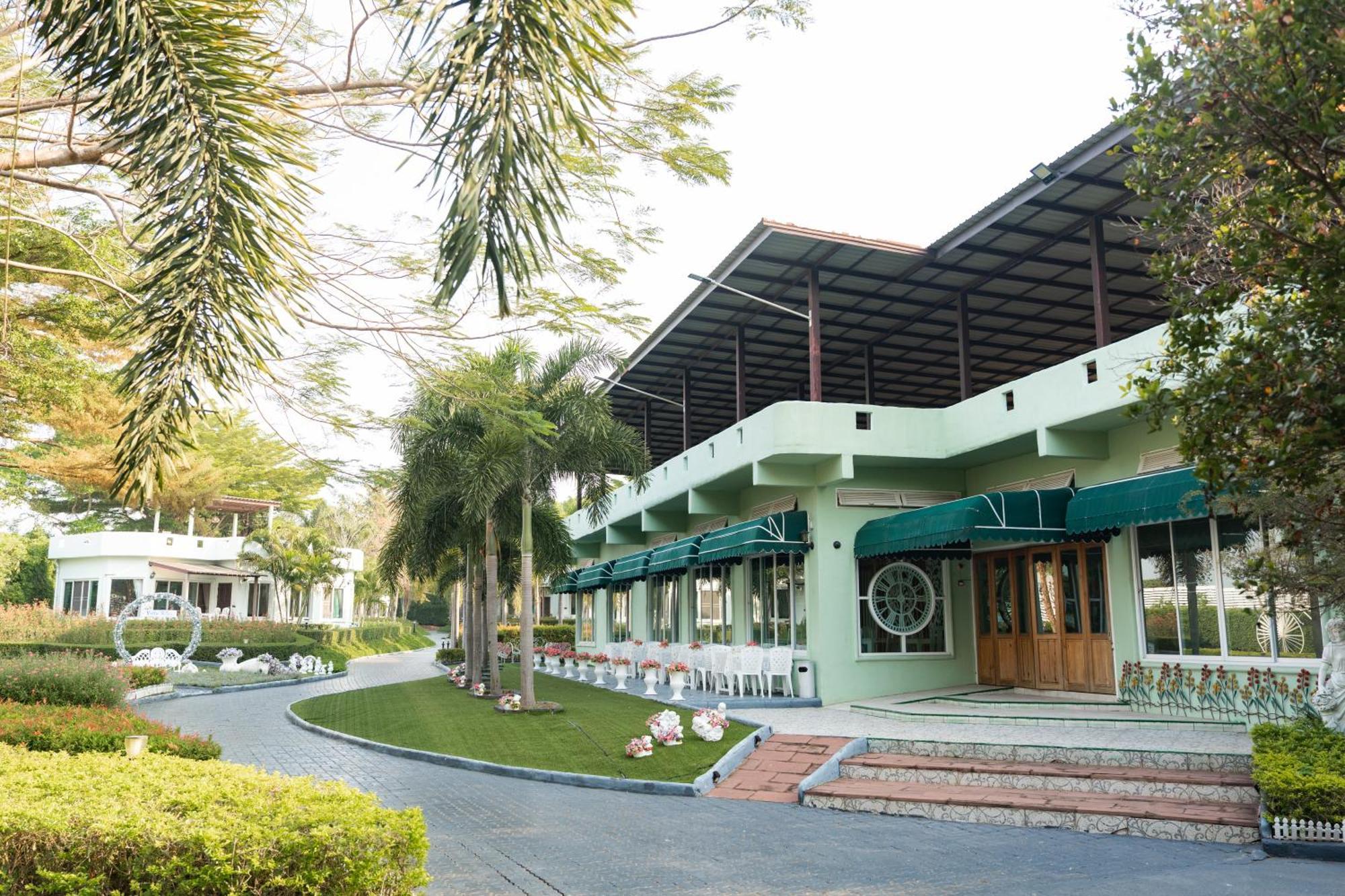 Villa Reina Resort Nong Nam Daeng Exterior photo